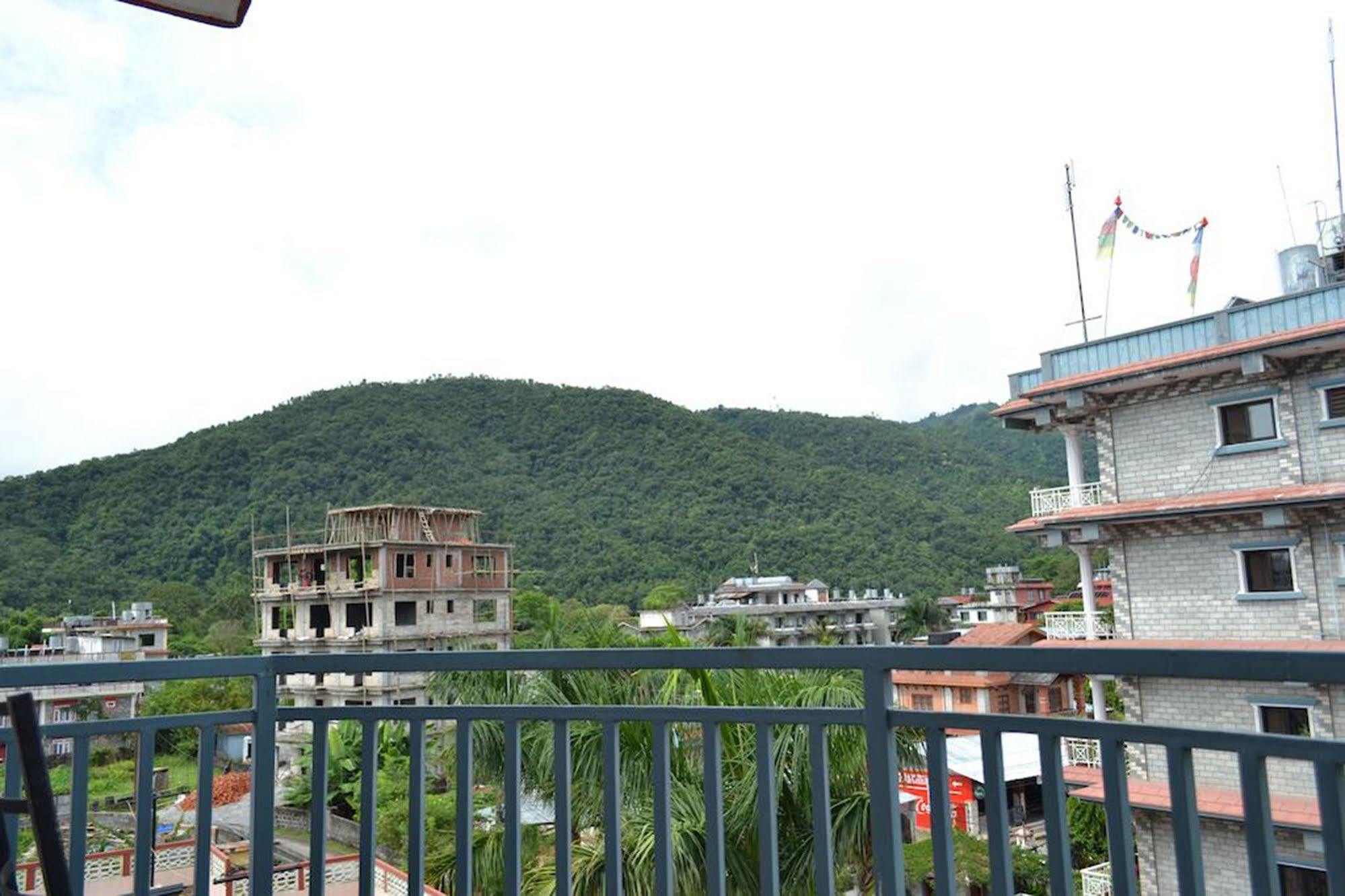 Hotel Global Inn Pokhara Exterior photo